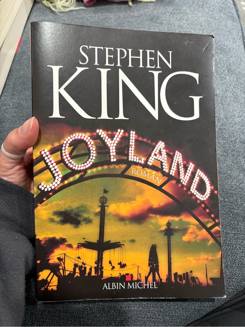 Stephen King "Joyland" Paperback Novel - Black & Yellow Cover French version